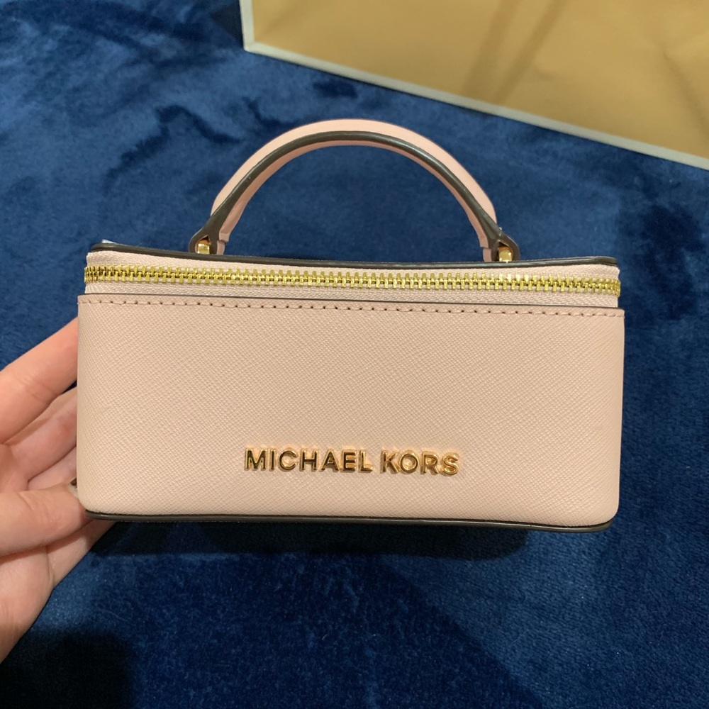 Michael kors pink leather mini jewelry train case